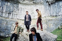 Klaxons Batalkan Agenda Tur