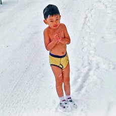 Bocah China Dipaksa Lari di Salju, Ayah Klaim Anaknya Tambah Sehat