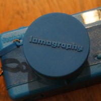 Lomonesia: Menantang Arus Digital dengan Kamera Analog