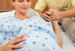 Bahaya yang Mengintai Ketika Wanita Hamil Bayi Kembar