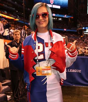 Gaya Asyik Katy Perry