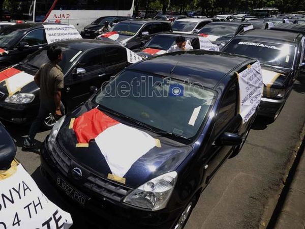 Wah, Balaikota DKI Jadi Showroom Mobil