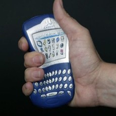 Mengintip Tes Daya Tahan yang Dijalani BlackBerry