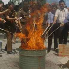 Tiga Bulan Mengendap, Barang Bukti Kejari Perak Dimusnahkan