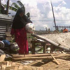Diterjang Angin Kencang, 28 Rumah di Pakal Porak-poranda