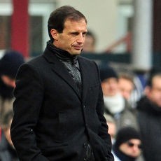 Allegri Kritik Klaim Penalti Juve