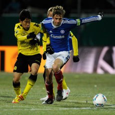 Tekuk Holstein Kiel, Dortmund ke Semifinal