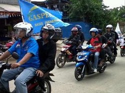 Batal Blokir Tol, Buruh Tangerang Sebar Brosur Revisi Upah