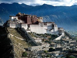 Lhasa, Kota Para Dewa di Atap Dunia