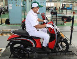 Honda Scoopy Tambah Warna