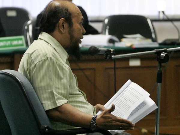 Hakim Syarifuddin Bacakan Pledoi