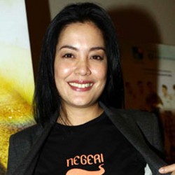 Lulu Tobing Nikmati Hidup Tanpa Anak