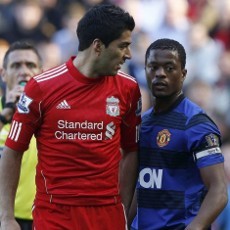 Dalglish: Suarez Akan Jabat Tangan Evra
