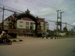 Tak Cerminkan Budaya Lokal, Gapura Mapolres Kukar Diprotes