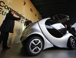 Lucu, Mobil yang Bisa Dilipat