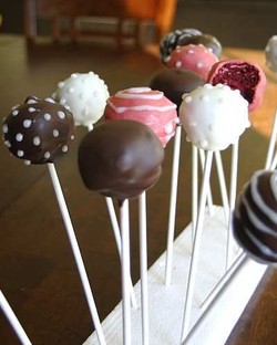 Hadiah Valentine Istimewa, Cake Pops Manis dan Cantik 