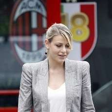 Milan Sedang Butuh Dukungan, Bukan Kritikan