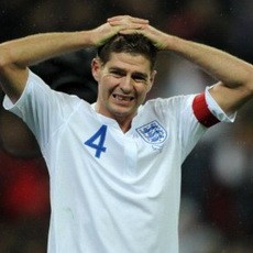 Carragher Dukung Gerrard Jadi Kapten Inggris