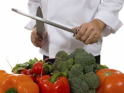 Makanan Restoran di Kanada Tercemar Bakteri Salmonela