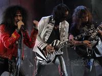 Kolaborasi Musisi di Konser untuk Donny Fattah