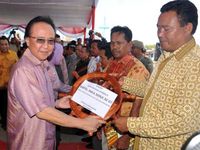 Nelayan Banten Terima Bantuan