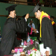 Guru Besar UI: Beri Tenggat Bagi PT untuk Terapkan Jurnal Ilmiah 