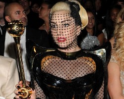 Wah, Lady Gaga Tampil Normal di Grammy Awards