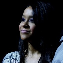 Keluarga Khawatir Anak Whitney Houston Akan Bunuh Diri