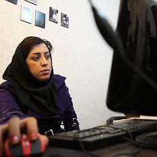 Peringati Revolusi, Iran Blokir Facebook