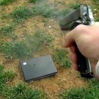 Diprotes via Facebook, Ayah Tembak Laptop Anaknya