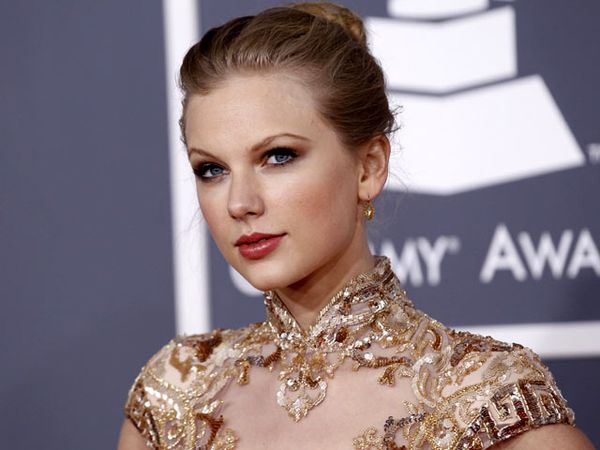 5 Gaun Terbaik di Grammy Awards 2012