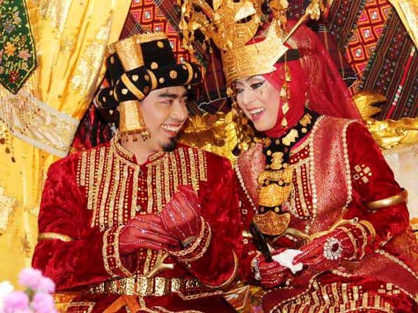 Wah, Meriahnya Resepsi Pernikahan Ustad Solmed