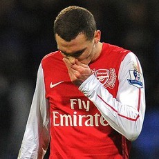 Vermaelen Muak Bermain di Posisi Bek Kiri
