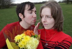 Calon Pengantin Dilarang Ciuman Karena Alergi Air