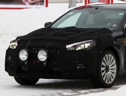 KIA Uji Sedan K9 di Salju