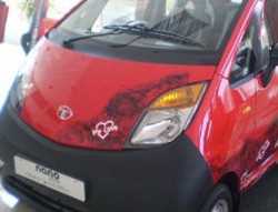 Tata Nano Edisi Hari Valentine