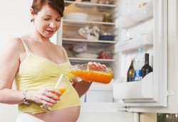 Ibu Hamil Minum Es Bikin Bayi Gemuk?