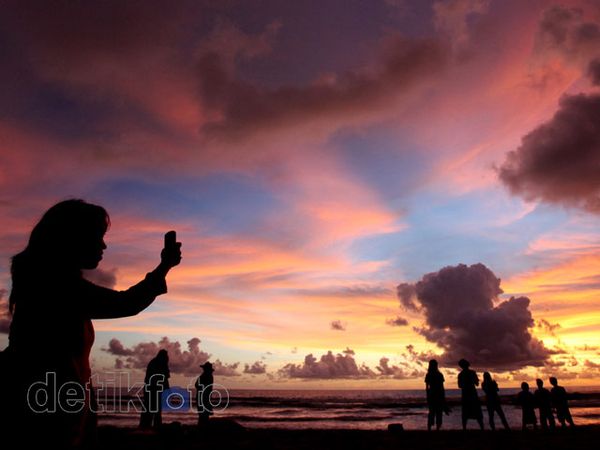 Raihlah Sunset hingga ke Sawarna