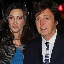 Paul McCartney Kunjungi Lokasi Kematian Whitney Houston