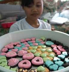 Valentine, Pelajar di Situbondo Borong Kue Cokelat