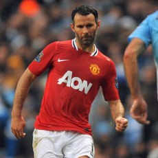 Giggs Tak Mau Buru-buru Seperti Scholes