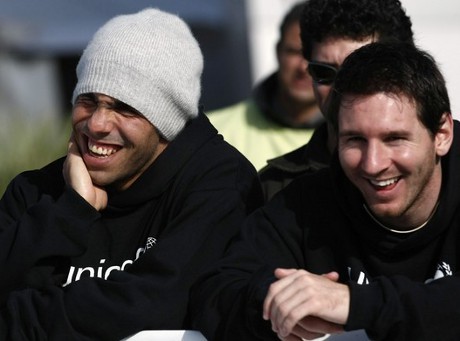 Punya Masalah dengan Messi, Tevez?