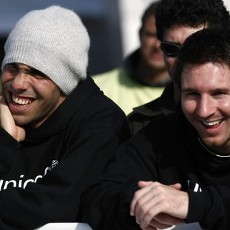 Punya Masalah dengan Messi, Tevez?