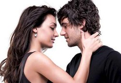 5 Reaksi Tubuh yang Terjadi Saat Sedang Jatuh Cinta