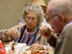 Makan Terlalu Banyak Turunkan Daya Ingat Pada Lansia