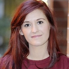 Pria Tak Dikenal Menguntit & Memotong Rambut Gadis 19 Tahun