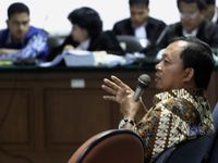 Wayan Koster Bantah Terima Duit dari Permai Group