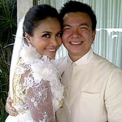 Adat Cina, Jawa, Islam Warnai Pernikahan Denada