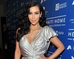 Tips Membuat Alis Tebal & Pekat ala Kim Kardashian