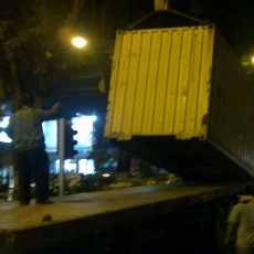 Kontainer Berhasil Dievakuasi, Lalin Ahmad Yani akan Dibuka